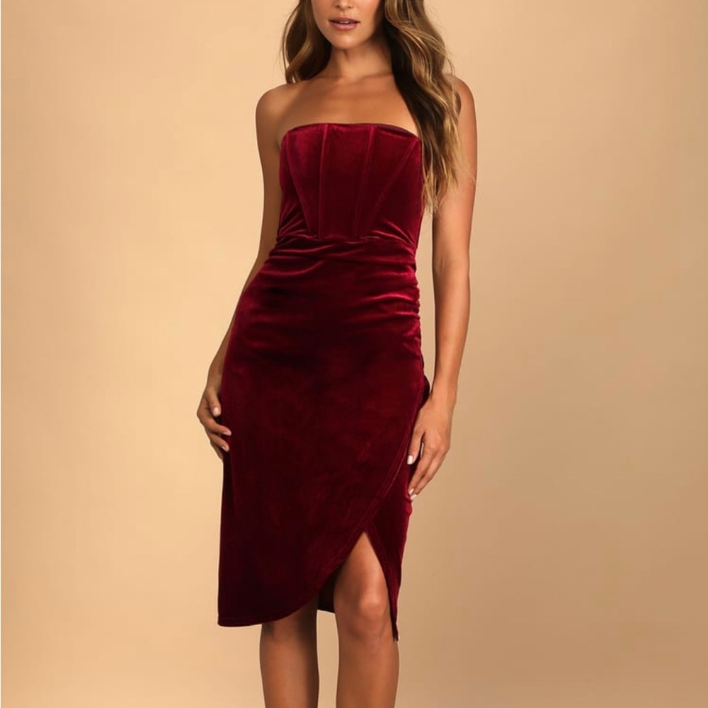 Brand NEW Lulus - Velvet Strapless Tulip Dress in Wine Red